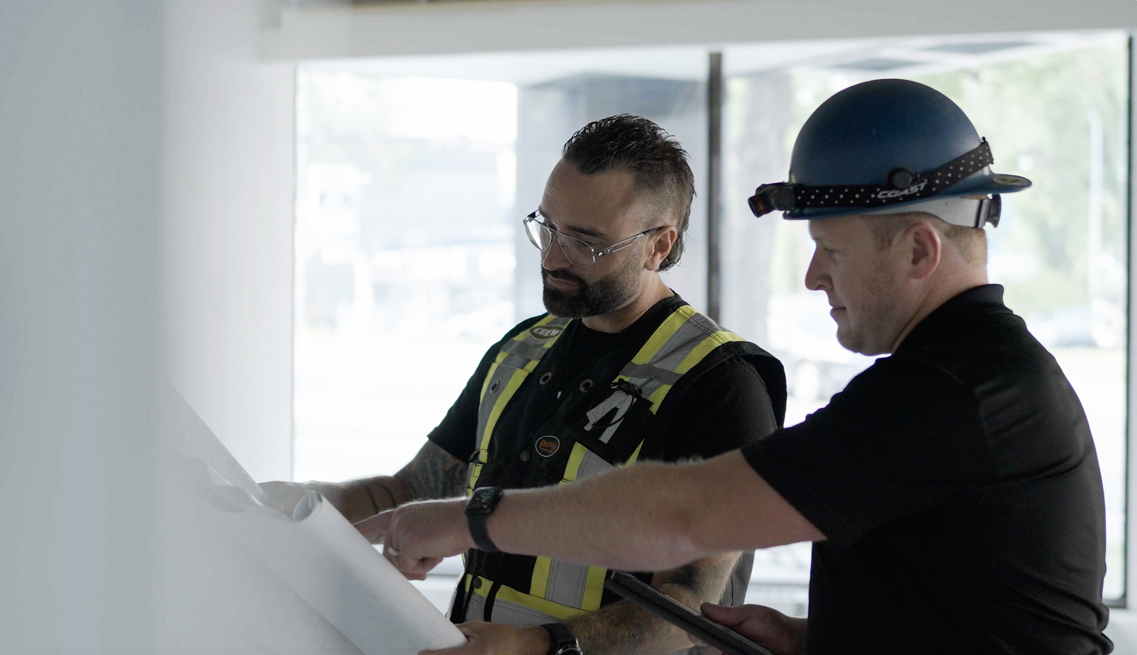 Licensed residential electrician from Crew Technical Services<br />
